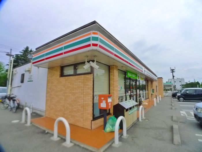 コンビニ　セブンイレブン（コンビニ）まで350m