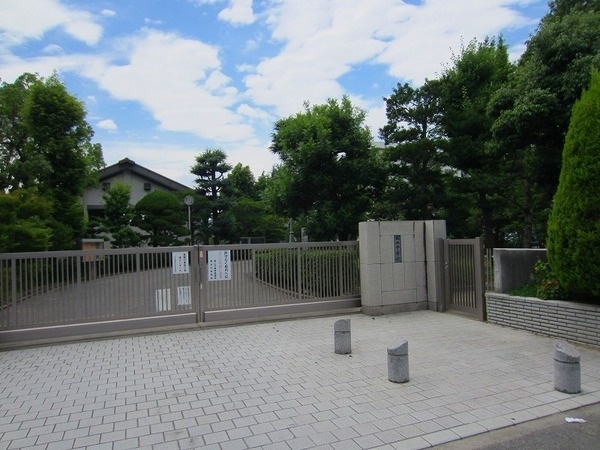 中学校　岡山市立香和中学校（中学校）まで2101m