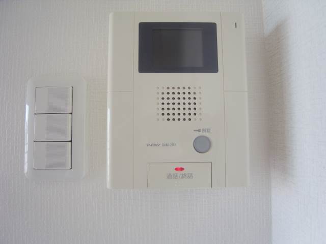 セキュリティ　モニター付きインターホンで安心です