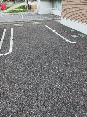 駐車場　車をお持ちの方に嬉しい駐車場付きの物件です