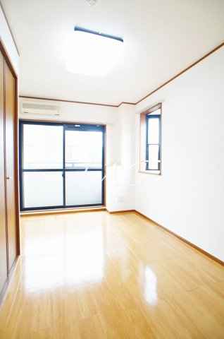 居室・リビング　洋室のお部屋です。