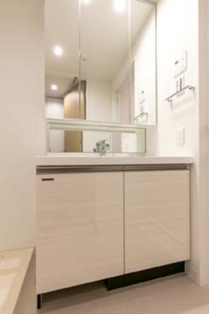 洗面設備　※写真は同タイプ住戸です。