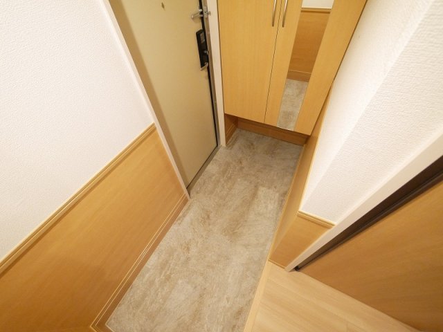 玄関　明るい玄関です