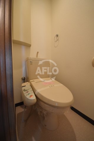 トイレ　ロイヤルクイーンズパーク　温水洗浄便座