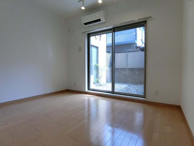 居室・リビング　詳細は、RISUMO江坂本店→06-6155-7137まで♪