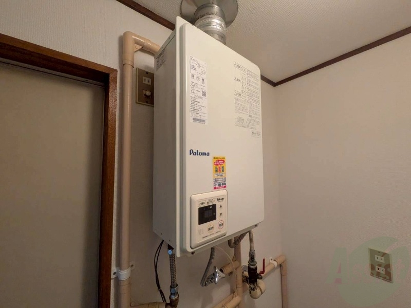 その他設備　ガス給湯器です。操作しやすいパネルになってます。