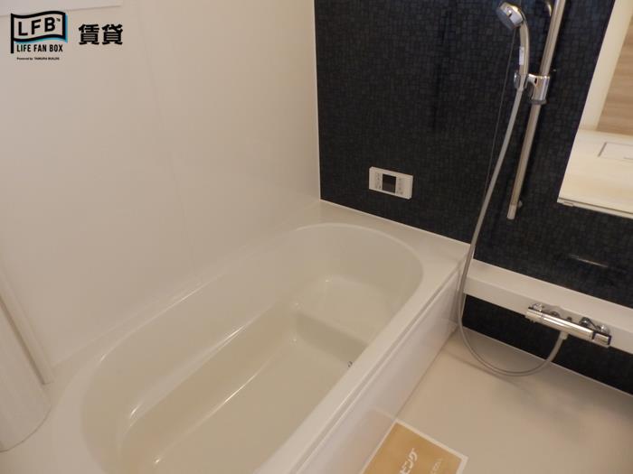 バス・シャワールーム　※間取りの異なるお部屋の写真です