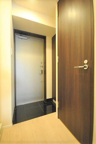 玄関　※別部屋参考写真