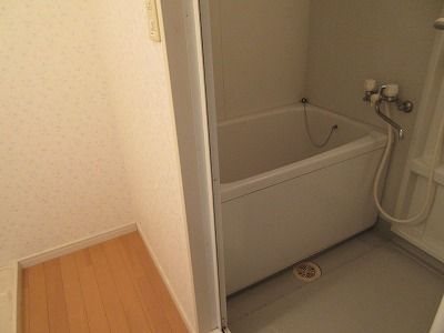 バス・シャワールーム　※同物件別部屋参考画像