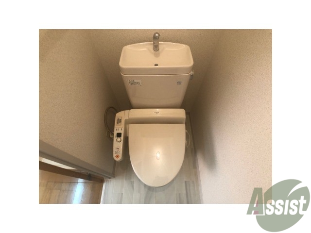 トイレ　ウォシュレットトイレなので快適に過ごせそうですね