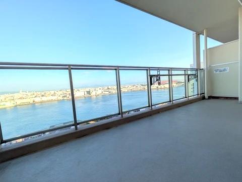 バルコニー　広々とした玄関（^^♪
