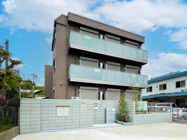 建物外観　積水ハウスのシャーメゾン・重量鉄骨造です！