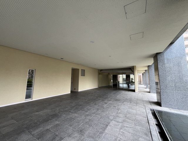 エントランス　建物の内部です