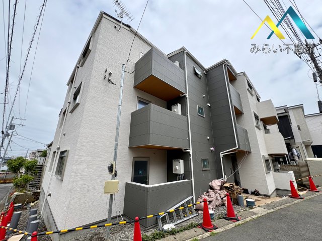 建物外観　自社撮影写真　建築中