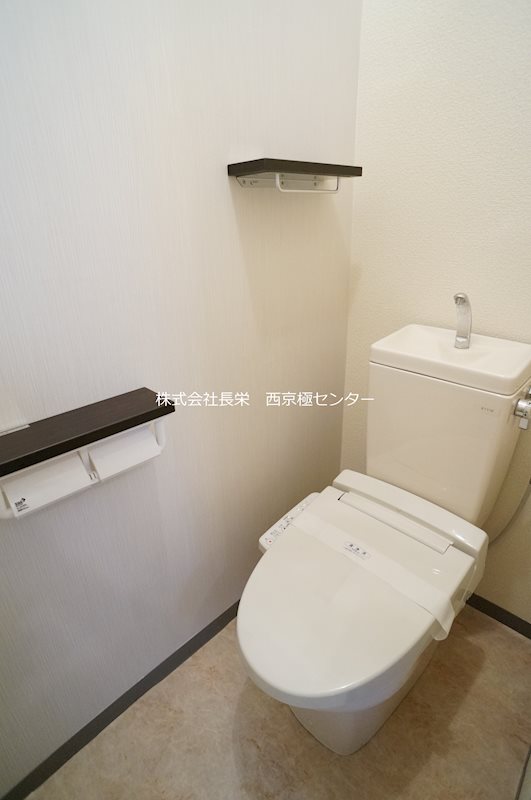 トイレ　同タイプ別号室の写真です★（実際のお部屋とは異なります）