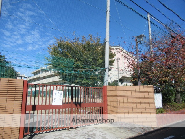 小学校　吹田市立吹田第三小学校（小学校）まで374m