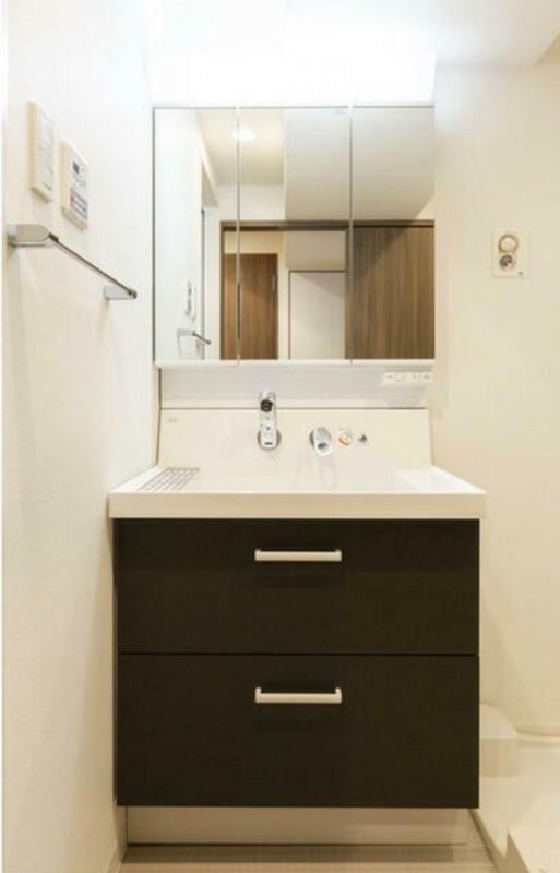 洗面設備　※別部屋の参考写真です。