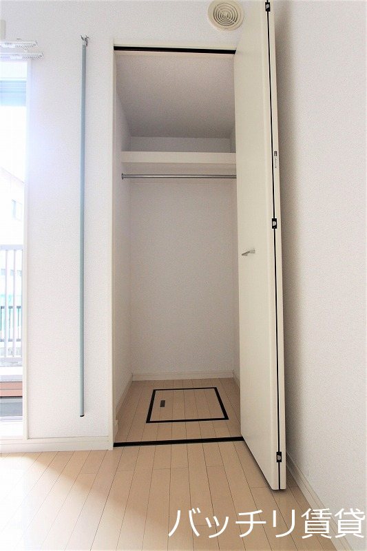 収納　同型タイプの為、現状を優先致します。