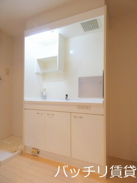キッチン　同型タイプの為、現状を優先致します。