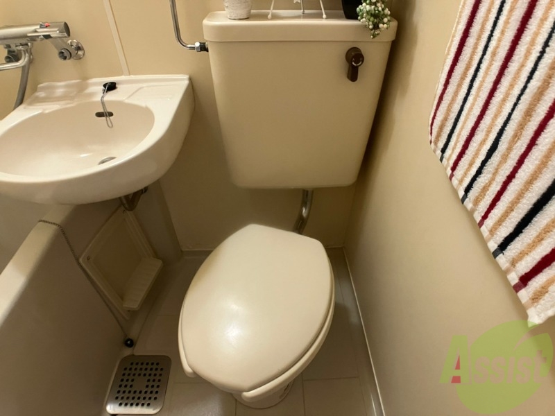 トイレ　こちらはトイレです。清潔感があり、安心して使用できます。