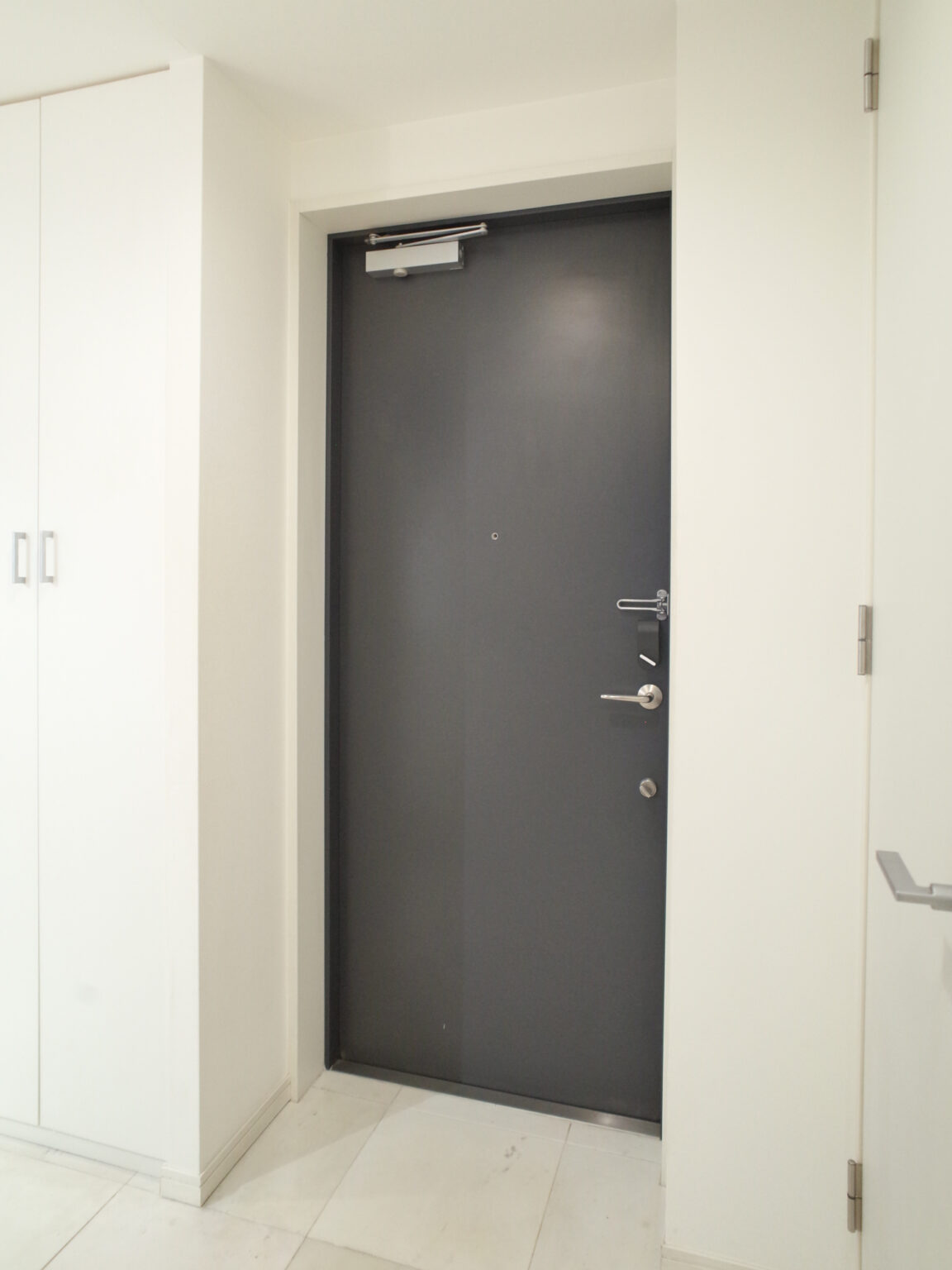 玄関　参考写真（類似タイプのお部屋）