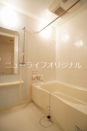 バス・シャワールーム　追焚機能はもちろん浴室乾燥機付きです！