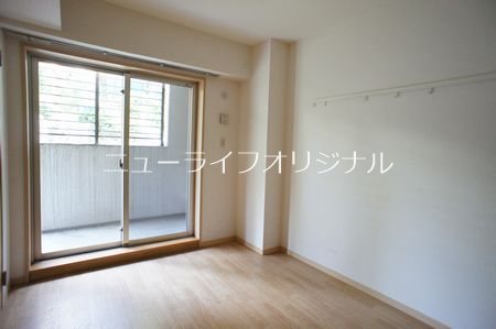 その他部屋・スペース　収納スペース付きで明るい洋室6.0帖！