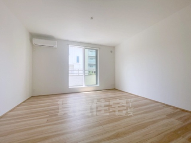 フォレストメゾン梅小路の居間写真