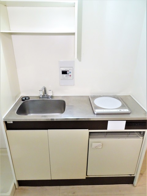 キッチン　キッチンは収納付なので、調理器具など必要な物を収納できます☆