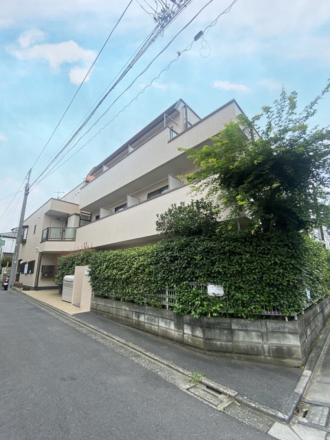 建物外観　女性限定物件！人気の三軒茶屋まで徒歩４分の好立地です♪