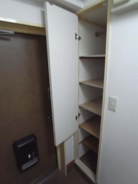 収納　靴入