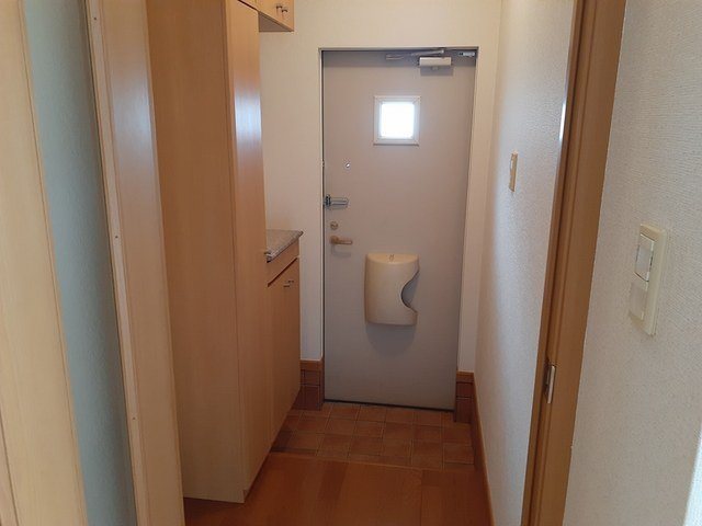 玄関　収納もある玄関です