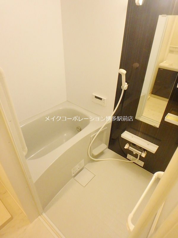 バス・シャワールーム　反転タイプ掲載です。
