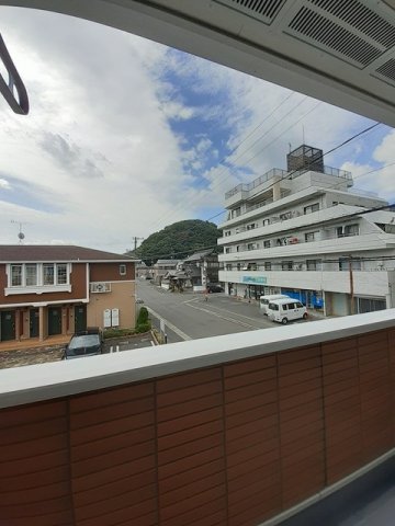バルコニー　陽当たり良好なバルコニーです