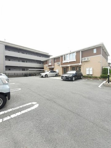 駐車場　駐車場完備です