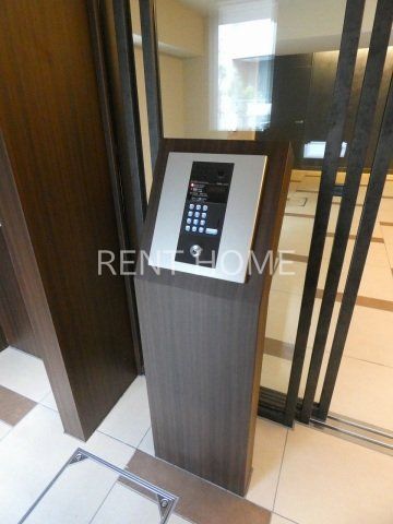 エントランス　オートロック完備