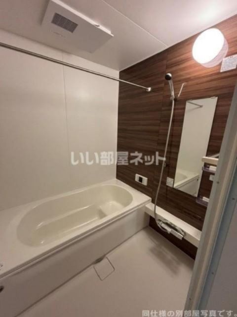 RETOLIA瓦口CRESTの風呂写真
