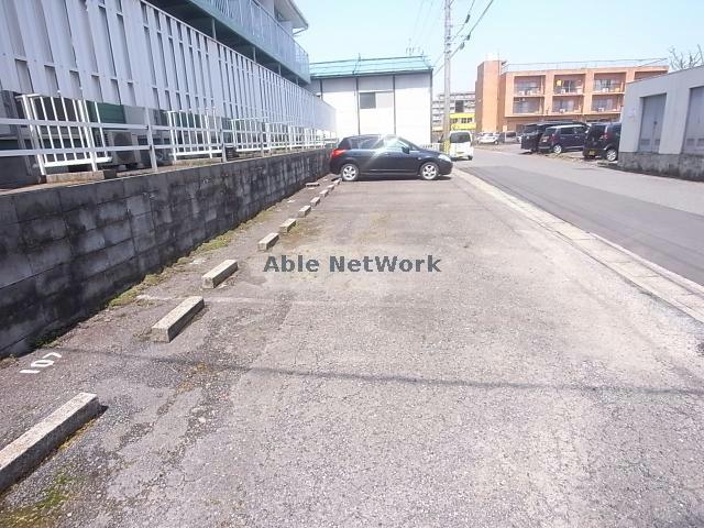 駐車場　駐車場