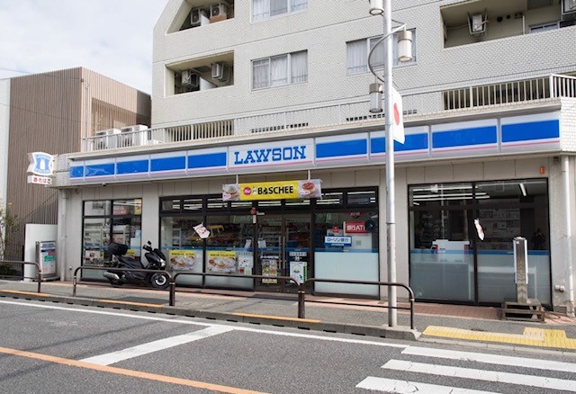 コンビニ　ローソン　代沢五丁目店（コンビニ）まで200m