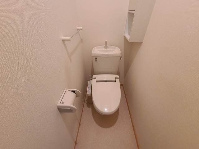 トイレ　綺麗で清潔感あるトイレです