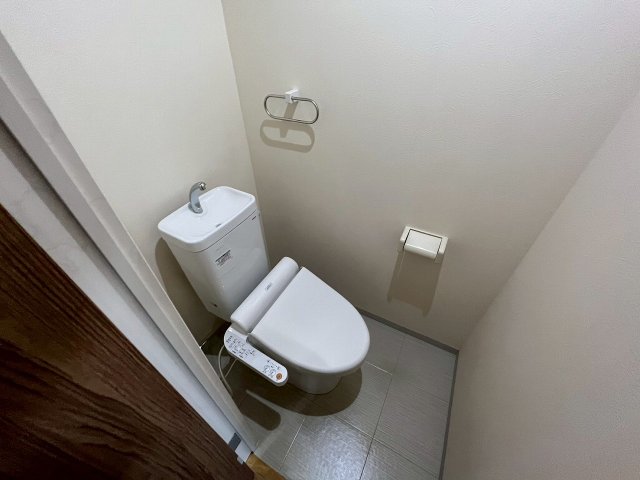 トイレ　清潔感のあるトイレです