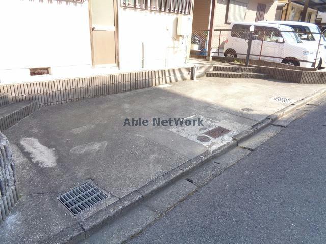 駐車場　駐車場