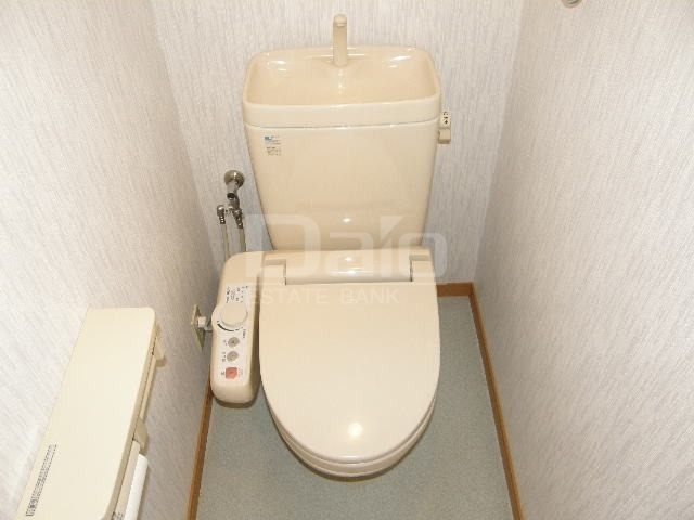 トイレ　※写真は同タイプ別部屋です。