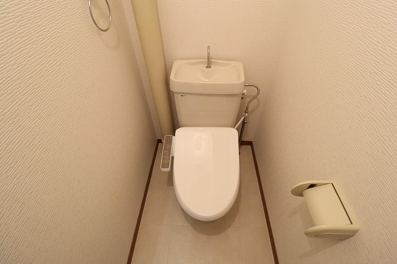 トイレ　写真は別のお部屋のものになります。