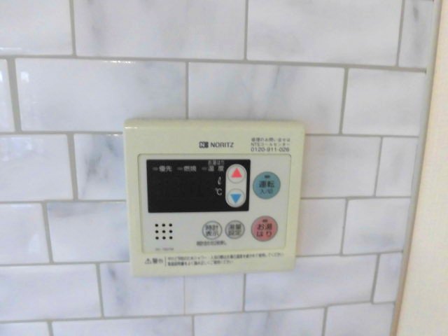 その他設備　給湯器リモコン