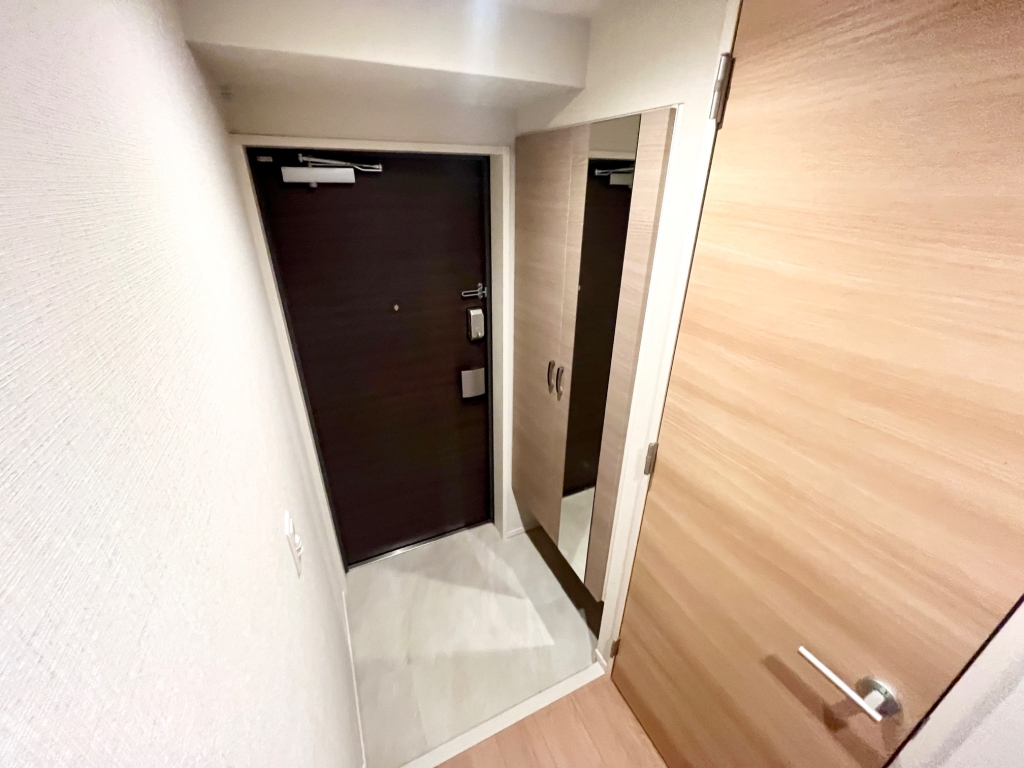 レリーフ南塚口の玄関写真