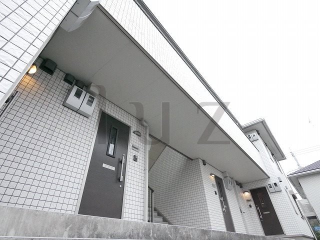 建物外観　2012年竣工のキレイなアパートです！
