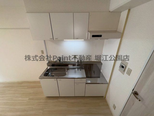 地下鉄御堂筋線 なんば駅 徒歩9分 10階建 築42年のキッチン写真