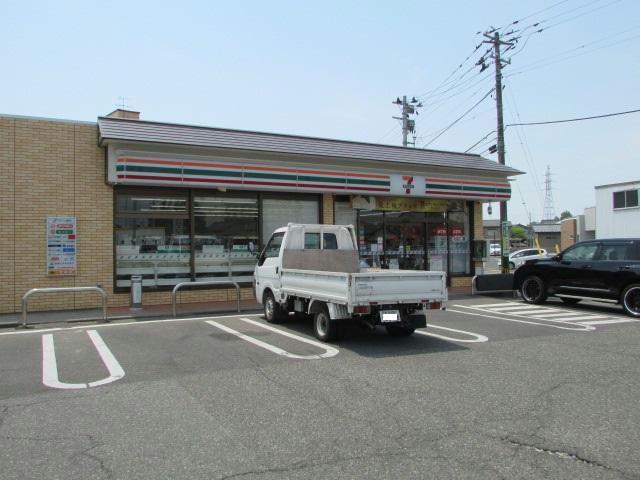コンビニ　セブンイレブン新潟山二ツ店（コンビニ）まで210m