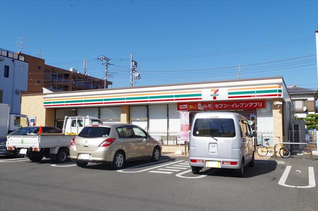 コンビニ　セブンイレブン　横須賀根岸町４丁目（コンビニ）まで741m
